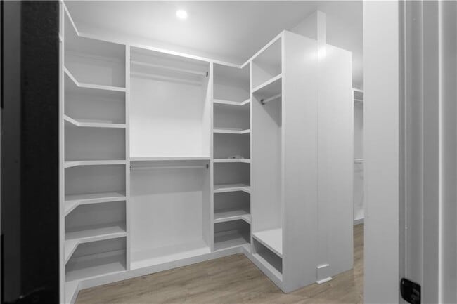 Building Photo - 1331 Diamond Ave SE