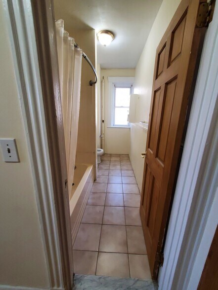 Building Photo - 84 New Whitney St