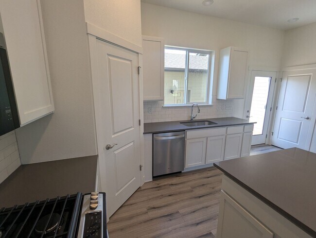 Building Photo - NEARLY NEW HOME FOR RENT IN TIMNATH TRAILSIDE COMMUNITY! READY FOR AUGUST 1st OCCUPANCY!