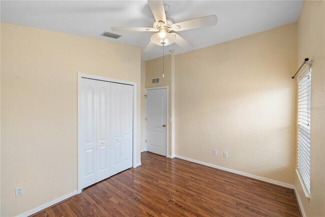 Building Photo - 1556 Scarlett Ave