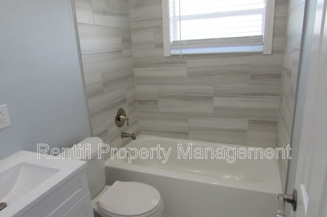 Building Photo - 401 Palmetto Dr