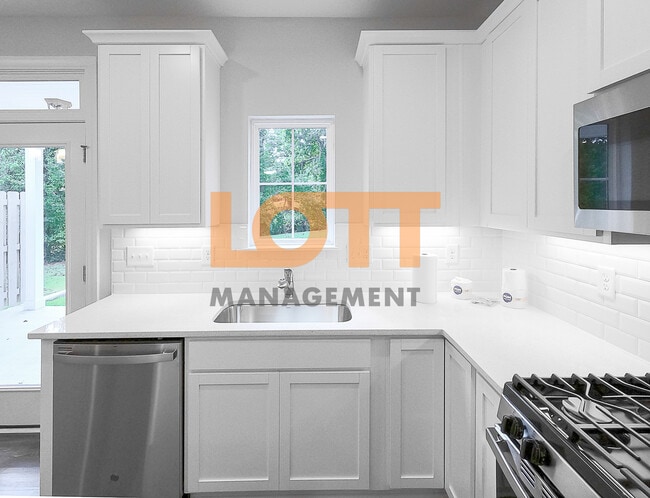 Building Photo - 24 Jaycee Ct