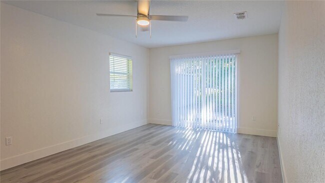 Building Photo - 4395 NE 33rd Ave