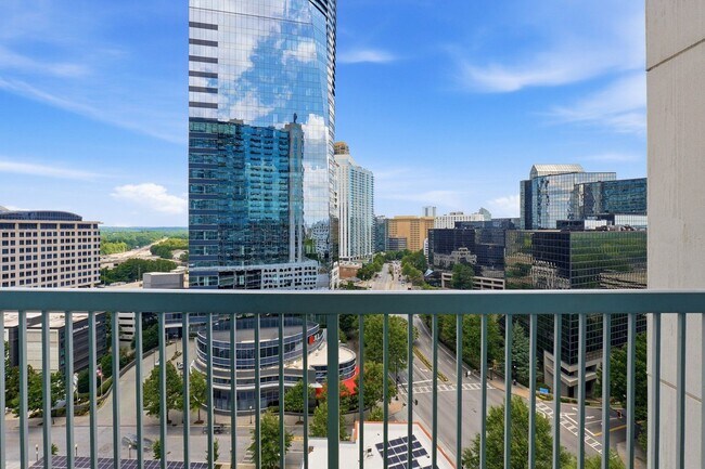 Building Photo - One bedroom condo located in heart of Buckhead!