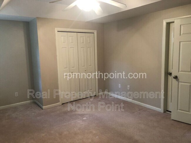 Building Photo - 1565 Maple Ridge Dr