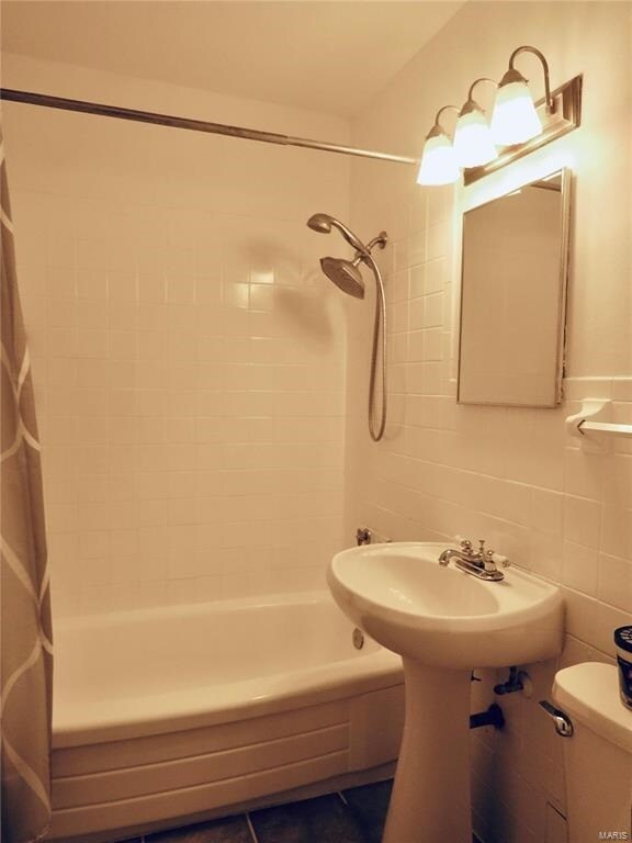 Bathroom - 4466 W Pine Blvd