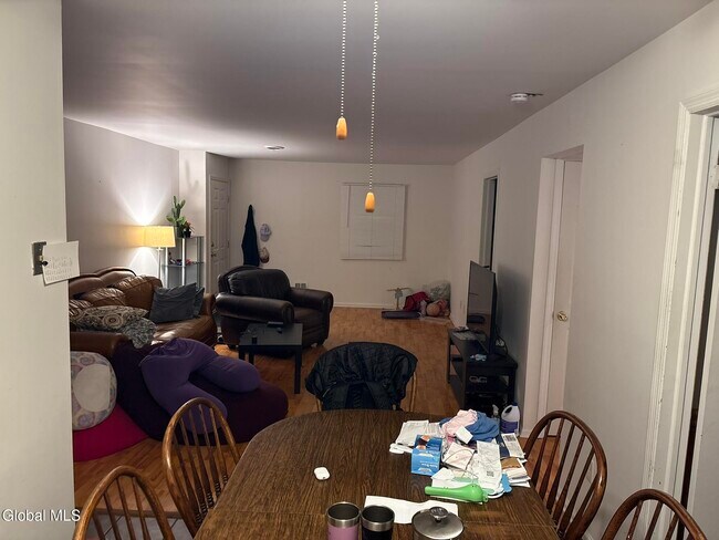 Building Photo - 161 Cedarview Ln