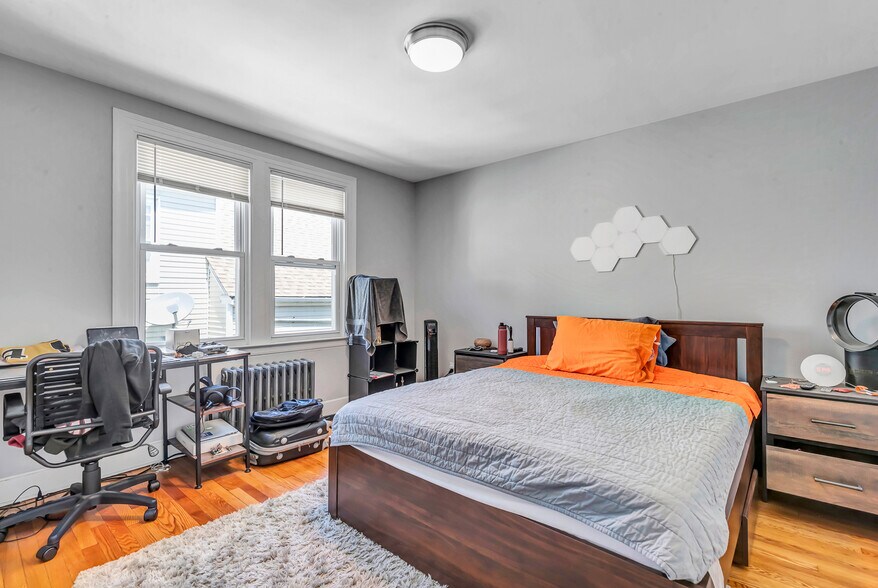 Building Photo - 4 Sheldon Terrace