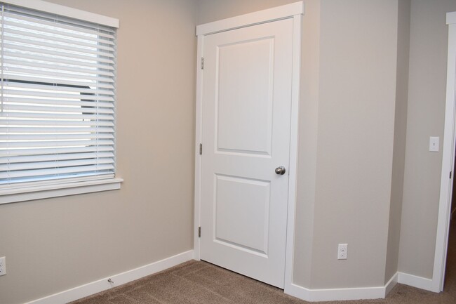 Building Photo - 4 Bedroom 2.5  Bath Home Built in 2018 in ...