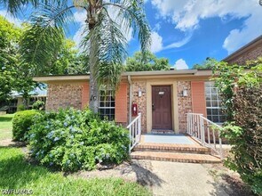 Building Photo - 416 Banyon Tree Cir