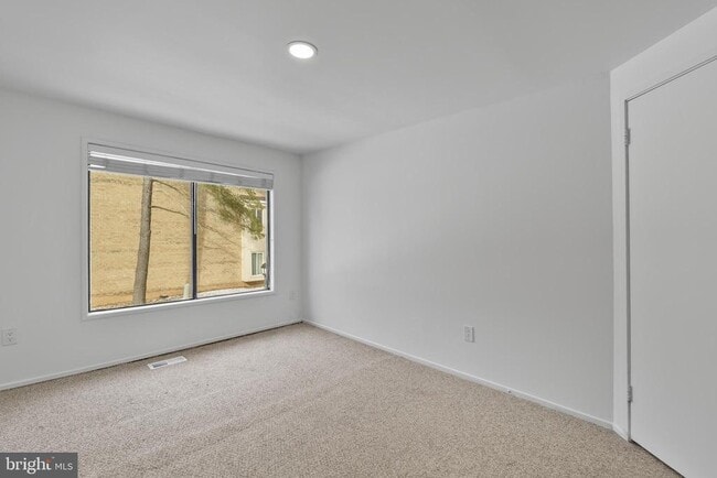 Building Photo - 8619 Welbeck Way