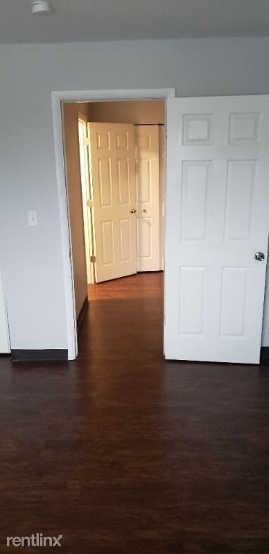 Building Photo - 1 br, 1 bath Apartment - 3050 Mickey Ave