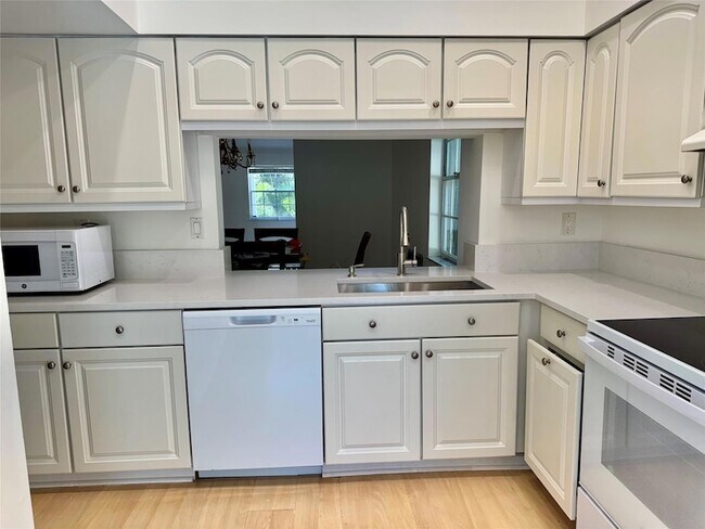 Building Photo - 5361 Buckhead Cir