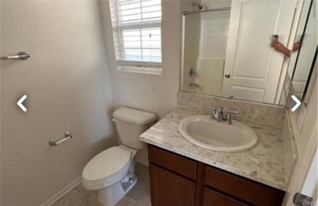 Building Photo - Charming Cul-De-Sac Home with Dual Primary...