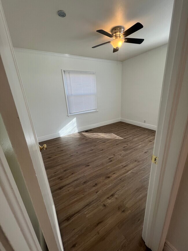 Main level bedroom 1 - 196 S 1000 E