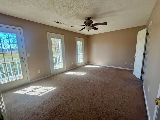 Building Photo - 1301 Davis Mill Rd