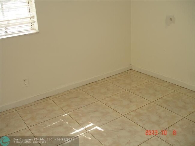 Building Photo - 4295 NW 114th Terrace