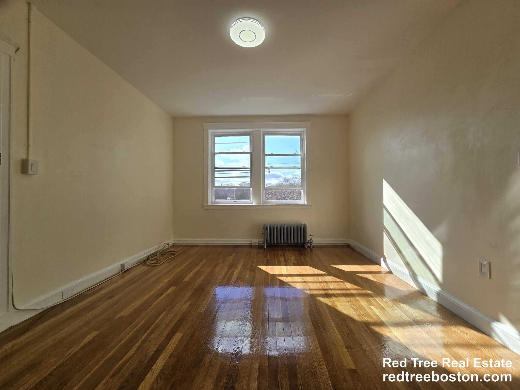 Building Photo - 183 Kent St