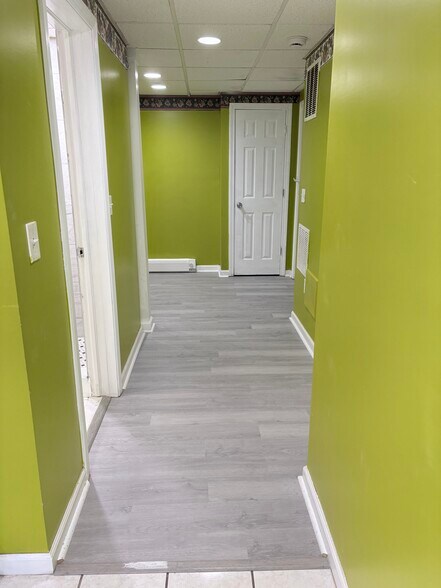 Building Photo - 50 Grand St