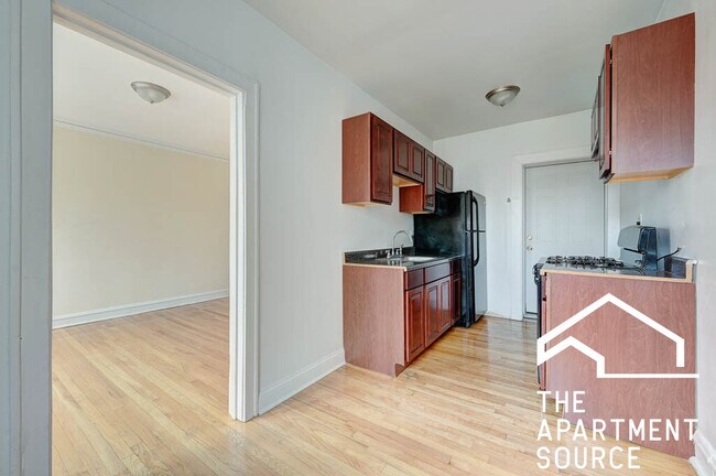 Building Photo - 2111 Grove