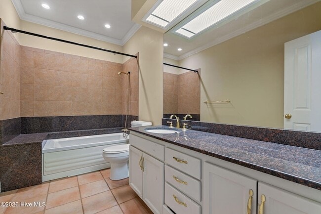 Building Photo - 50 Oak Meadow Rd