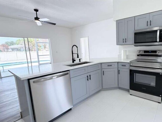 Building Photo - 906 Berwick Dr