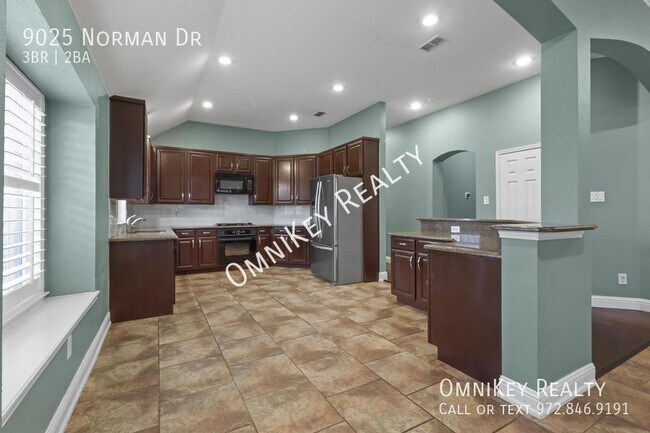 Building Photo - 9025 Norman Dr
