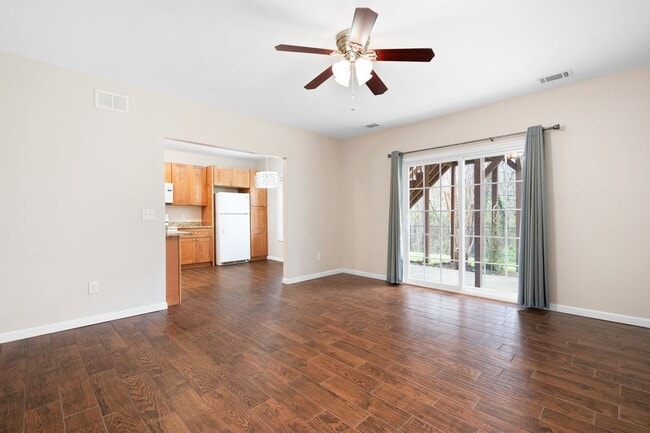 Building Photo - 1083 Soaring Way