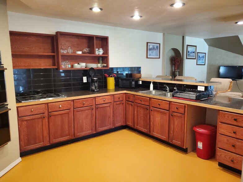 Building Photo - 3441 North Kootenai Rd