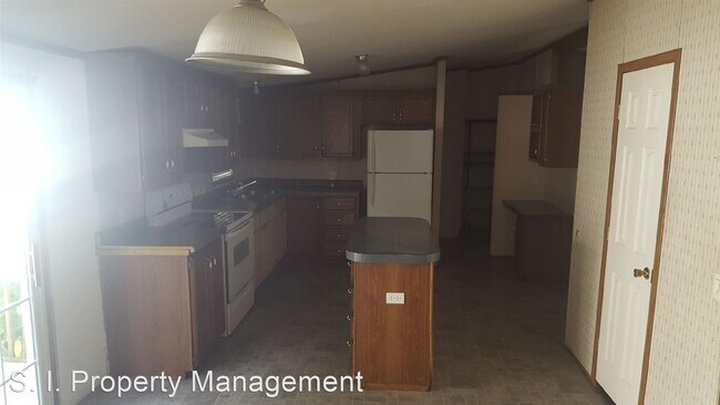 Building Photo - 3 br, 2 bath House - 305 N. 12th St
