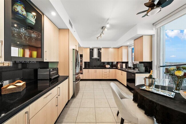 Building Photo - 781 Crandon Blvd