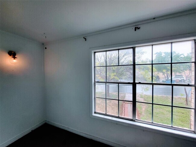 Building Photo - 3429 Willowrun Dr