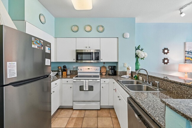 Building Photo - 9900 S Thomas Dr