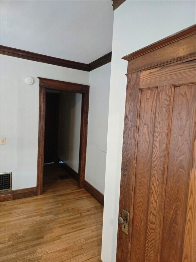 Building Photo - 103 Laburnam Crescent
