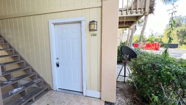 Building Photo - Cozy 2 BD/ 2 BA Apartment in Palm Bay! Was...