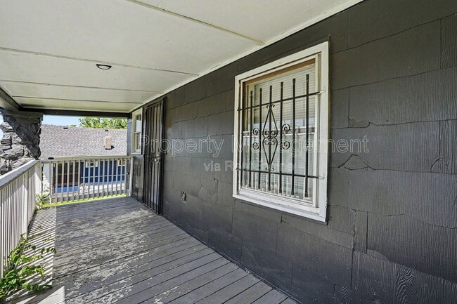 Building Photo - 5013 S Benton Ave