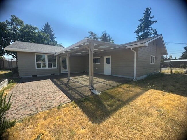 Building Photo - Spacious 4bed/2bath in desirable Pleasant ...