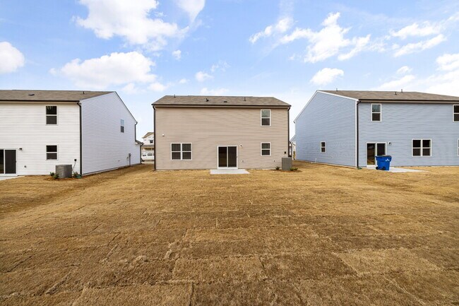 Building Photo - 3 Bedrooms, 2.5 Bathrooms, and 2083 sqft. comfortable and versatile Osprey plan in Raleigh 540 We...