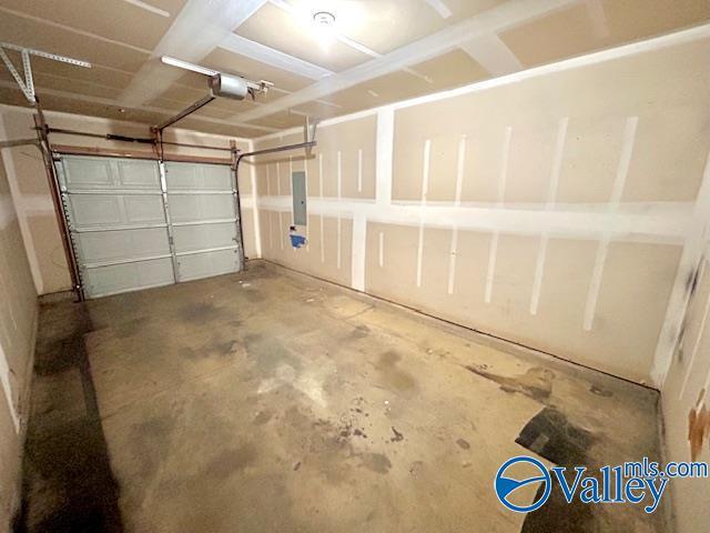 Building Photo - 228 Dormont Dr NE