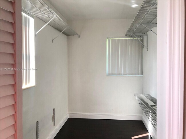 Building Photo - 11191 SW 63rd Terrace