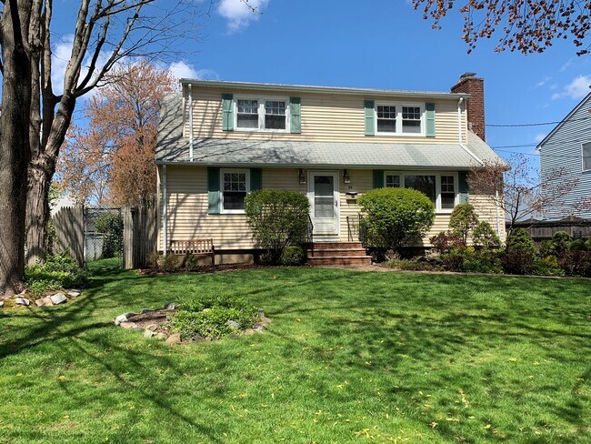 Building Photo - 25 Westview Ave