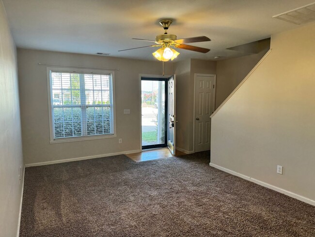 Building Photo - Charming 2-Bedroom, 2-Bath Townhouse in Winston-Salem