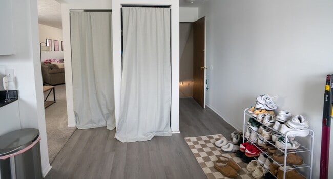 Building Photo - 917 Burcham Dr