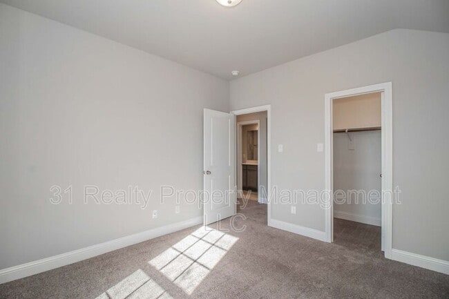 Building Photo - 1810 Quail Hollow