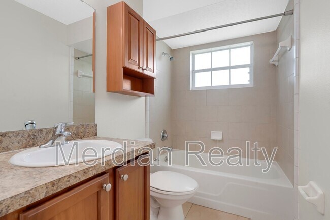 Building Photo - 4920 Tangerine Ave