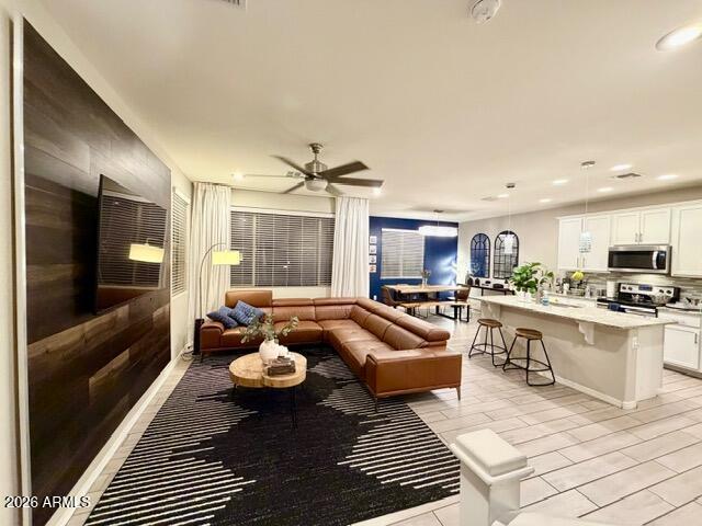 Building Photo - 2254 E University Dr