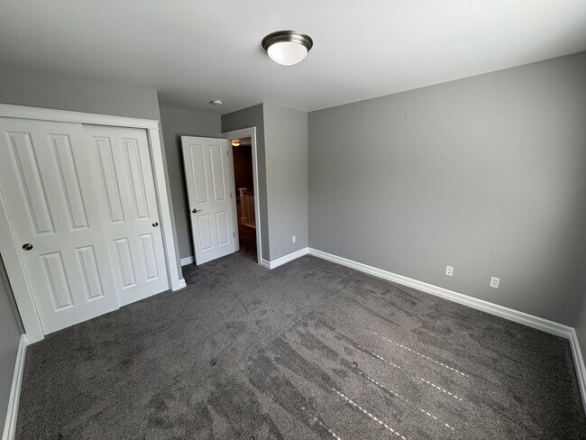 Building Photo - 2504 Fir Crest Blvd