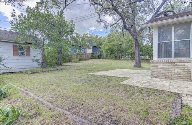 Building Photo - 2709 Rae Dell Ave
