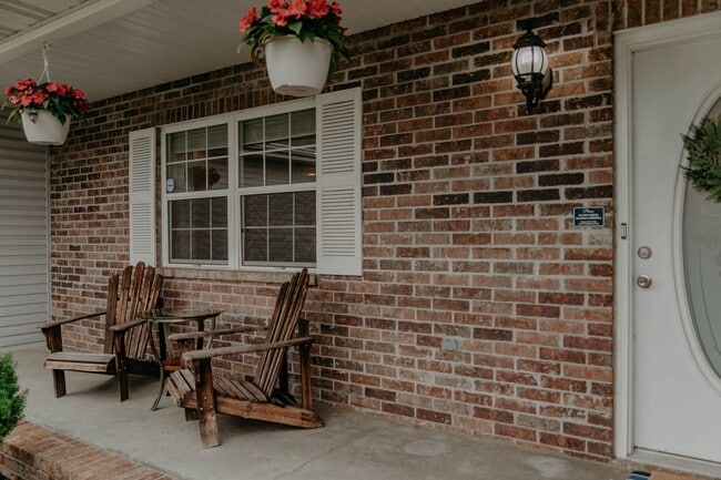 Building Photo - Home with a fence
