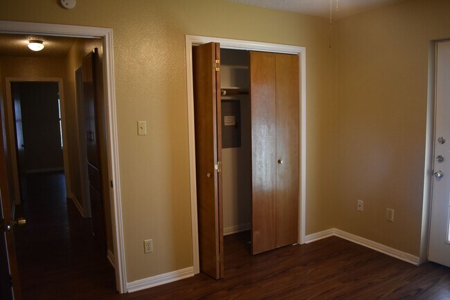 Building Photo - 3 Bedroom in Copperas Cove Established Neighborhood!